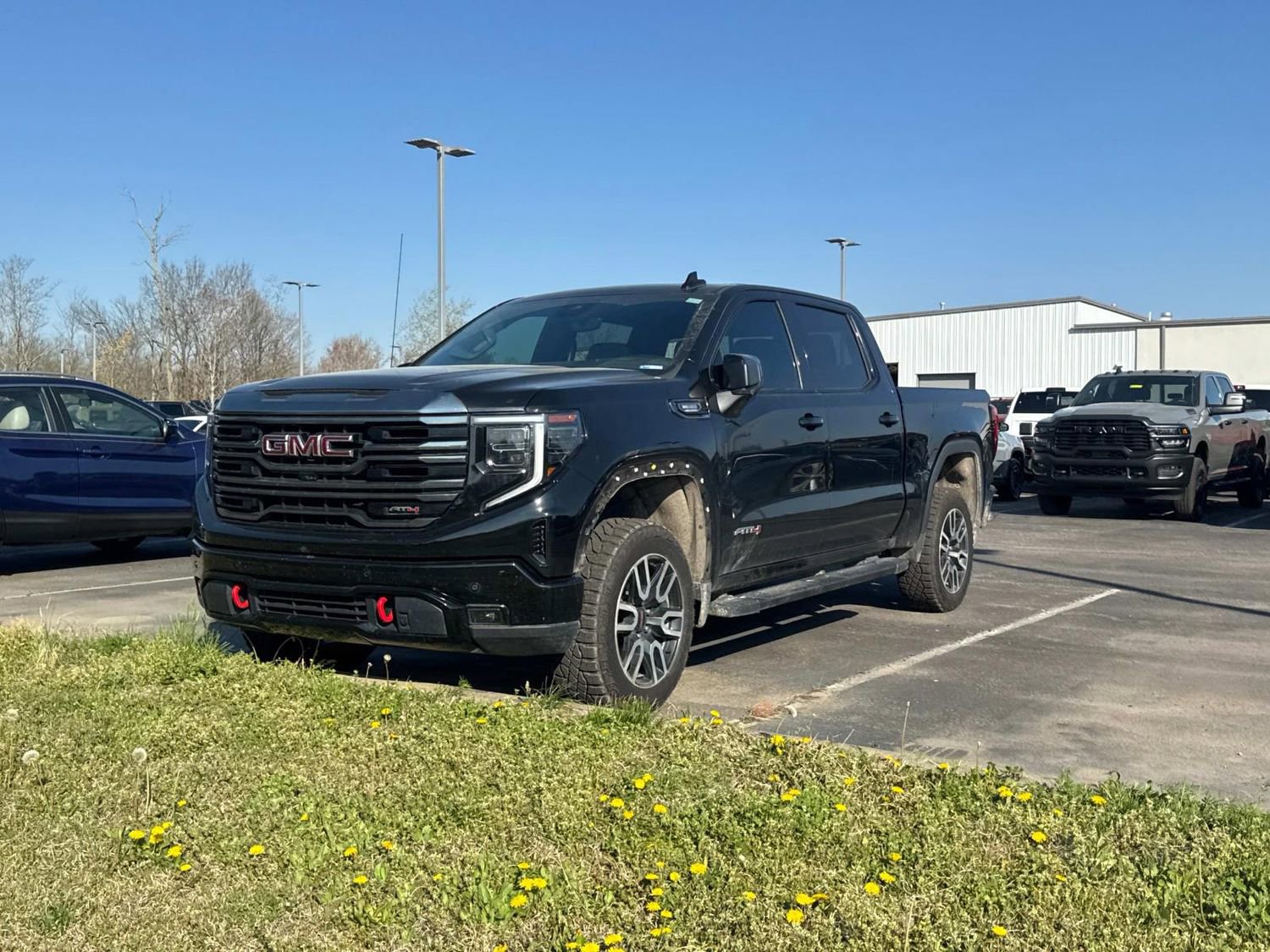Used 2024 GMC Sierra 1500 AT4 w/ Technology Package image 8
