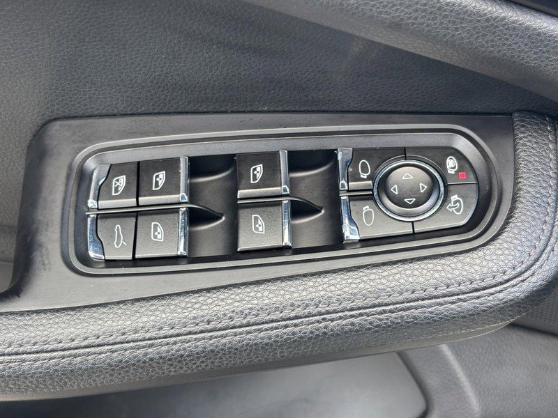 Used 2018 Porsche Macan S image 23