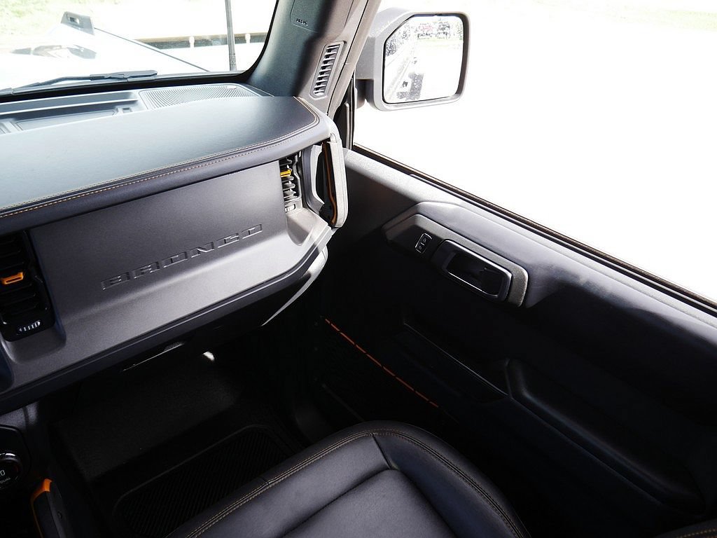 Used 2024 Ford Bronco Badlands AWD/4WD image 25