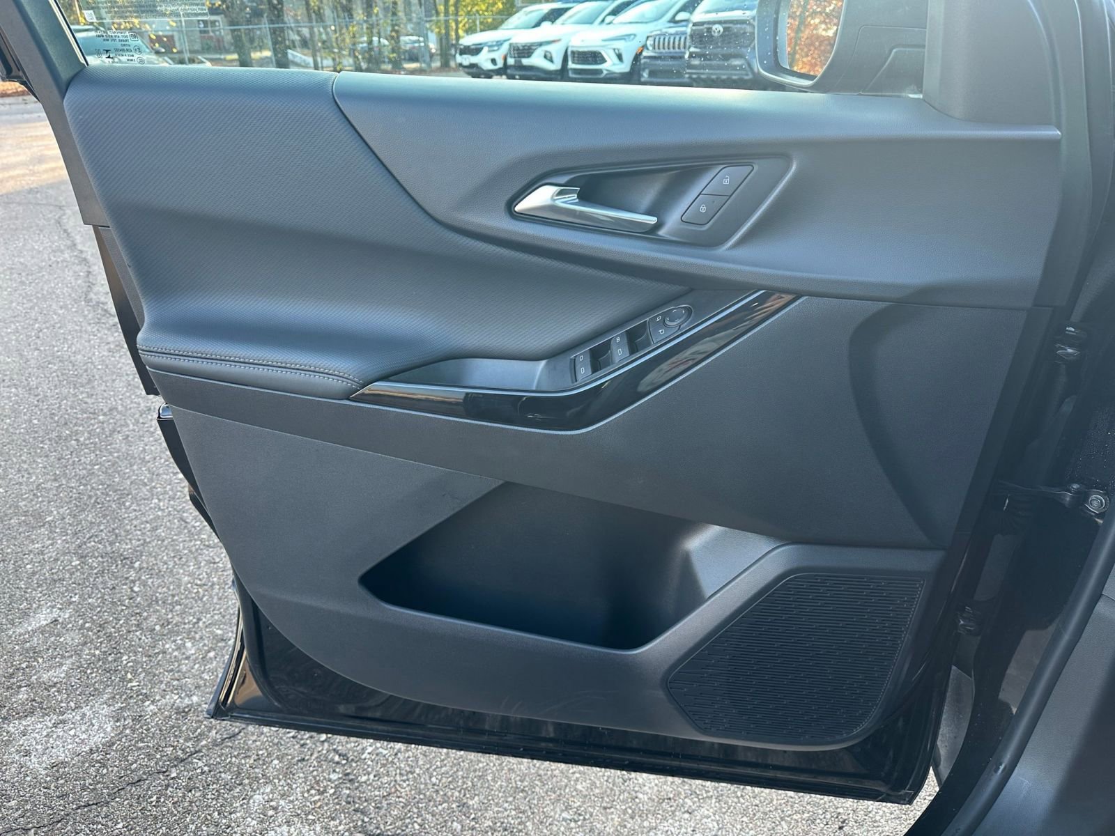 Used 2025 Chevrolet Equinox LT image 20