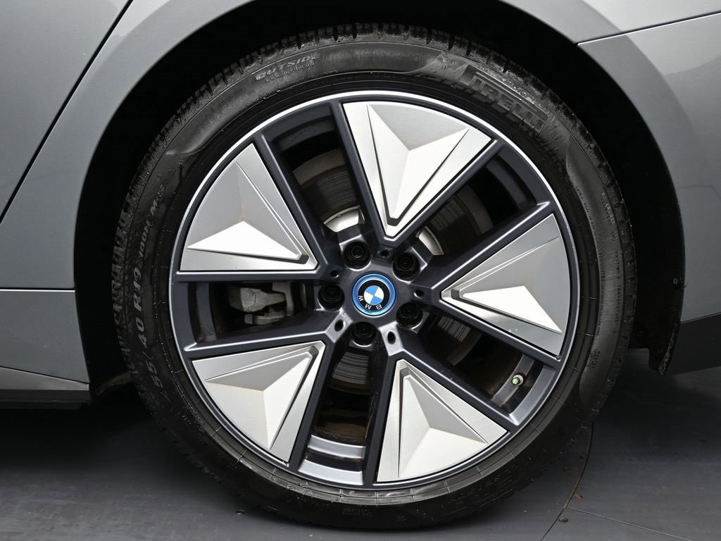 Used 2023 BMW i4 eDrive35 w/ Premium Package image 11