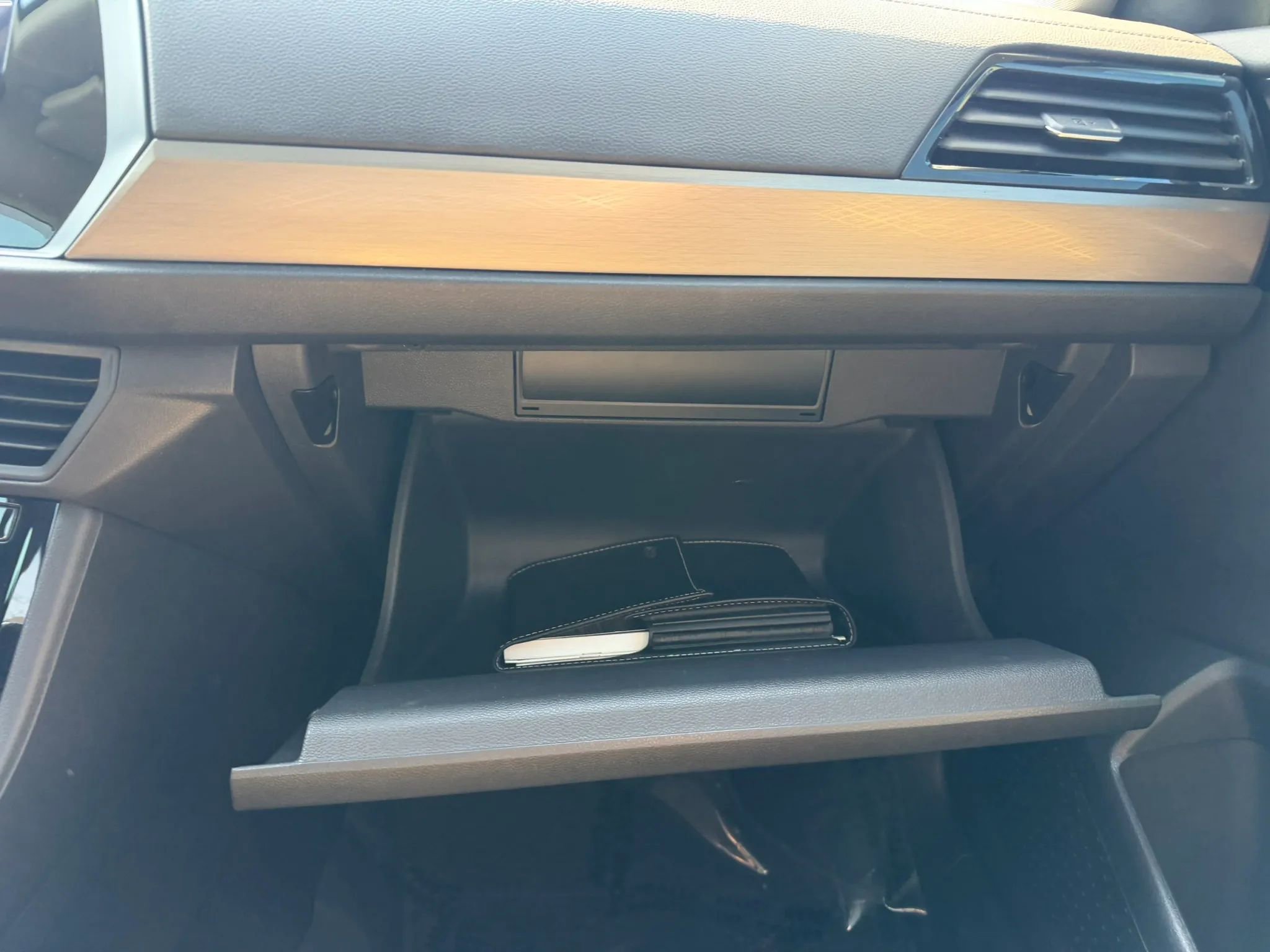 Used 2021 Volkswagen Jetta SEL Premium image 33