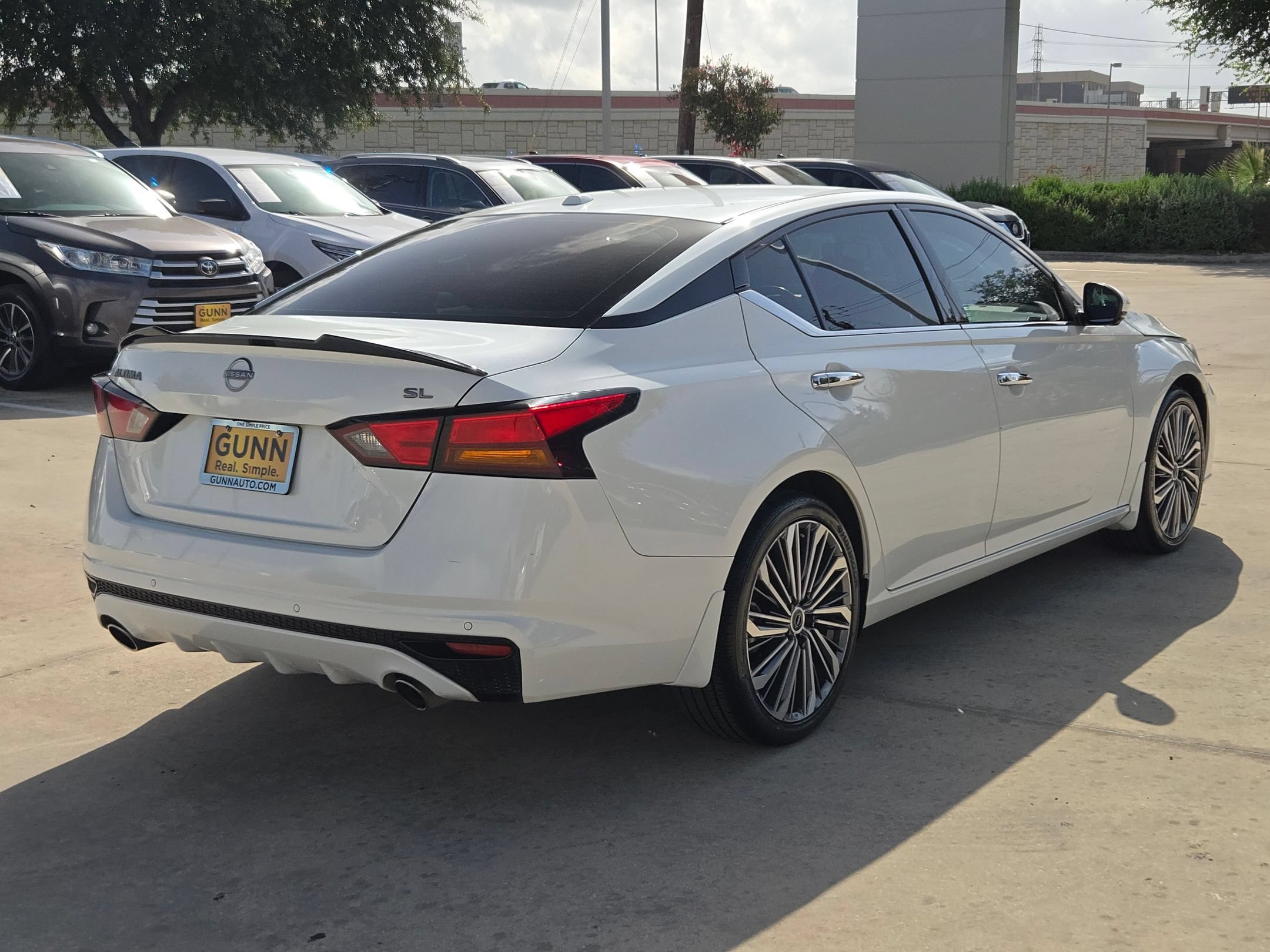Certified 2024 Nissan Altima 2.5 SL FWD image 3