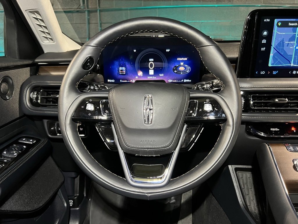 Used 2025 Lincoln Aviator Reserve w/ Illumination Package image 32