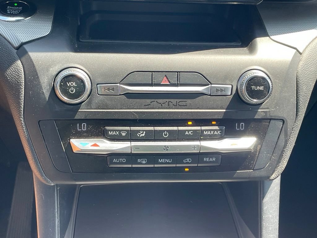 Used 2020 Ford Explorer XLT w/ Equipment Group 202A AWD/4WD image 17