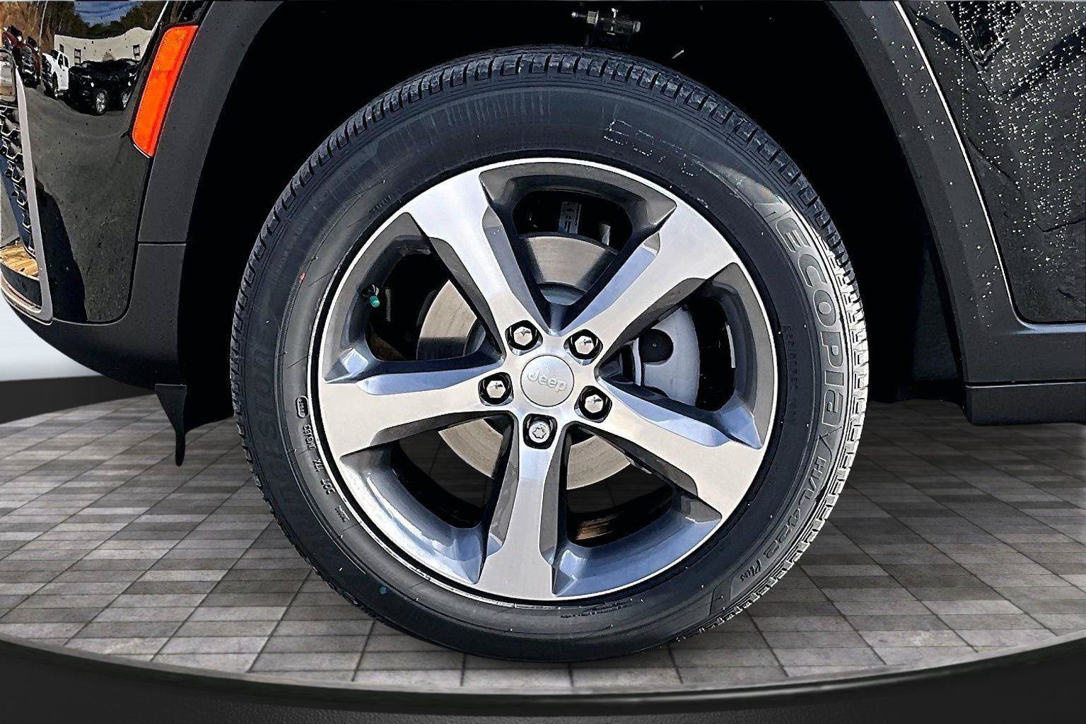 New 2026 Jeep Grand Cherokee Limited w/ Trailer Tow Package AWD/4WD image 11
