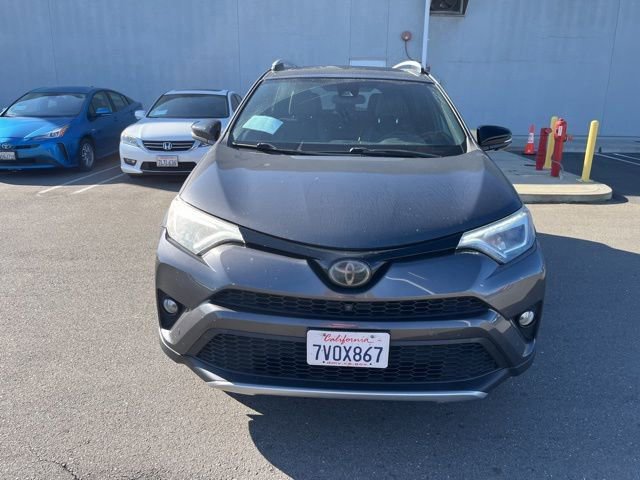 Used 2016 Toyota RAV4 SE image 2