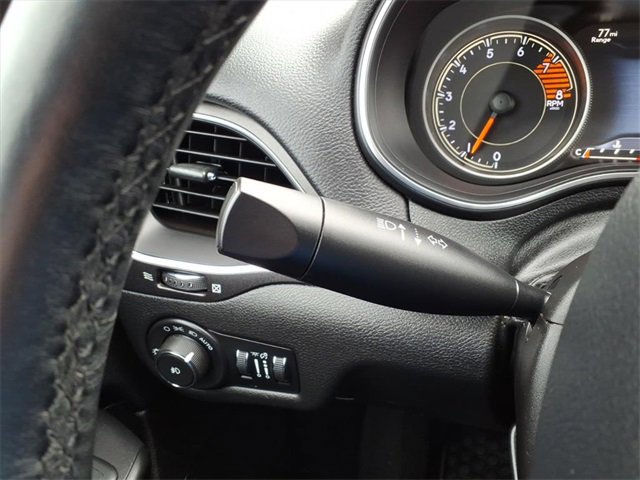 Used 2019 Jeep Cherokee Trailhawk w/ Cold Weather Group image 19