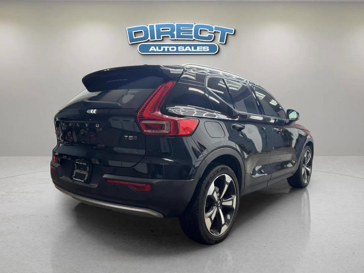 Used 2020 Volvo XC40 T5 Momentum w/ Protection Package AWD/4WD image 6