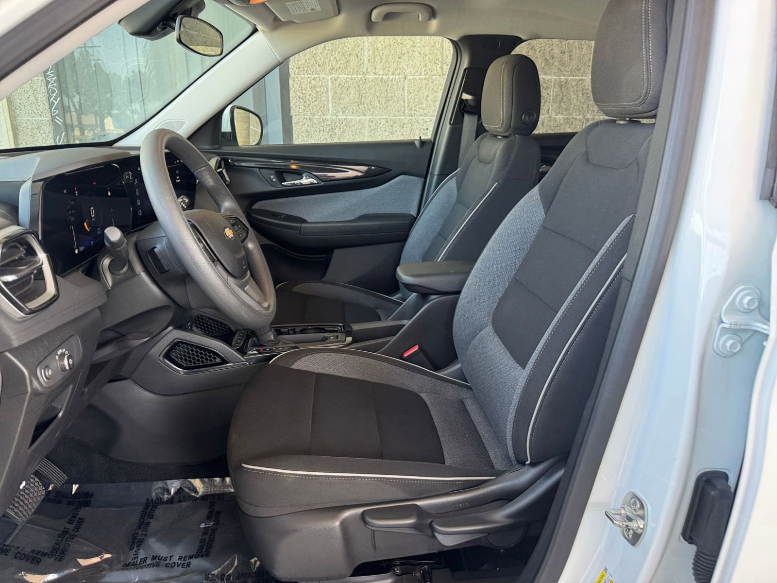 Used 2025 Chevrolet TrailBlazer LT image 25