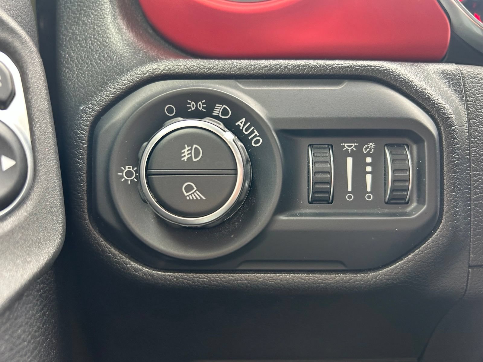 Used 2022 Jeep Gladiator Rubicon w/ LED Lighting Group AWD/4WD image 17