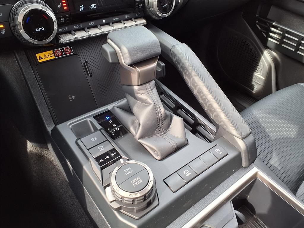 Used 2026 Toyota 4Runner Limited AWD/4WD image 17