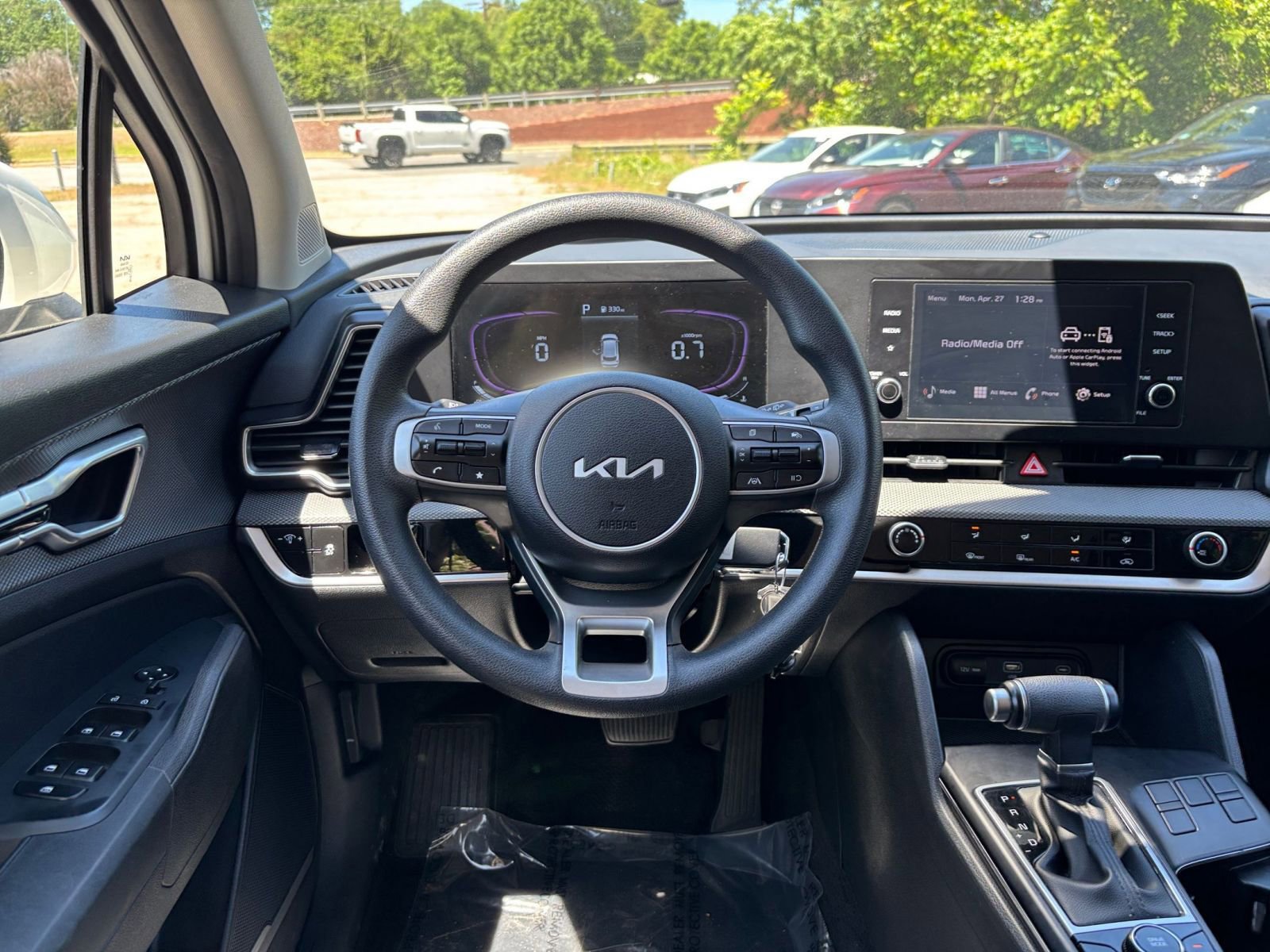 Used 2025 Kia Sportage LX FWD image 32