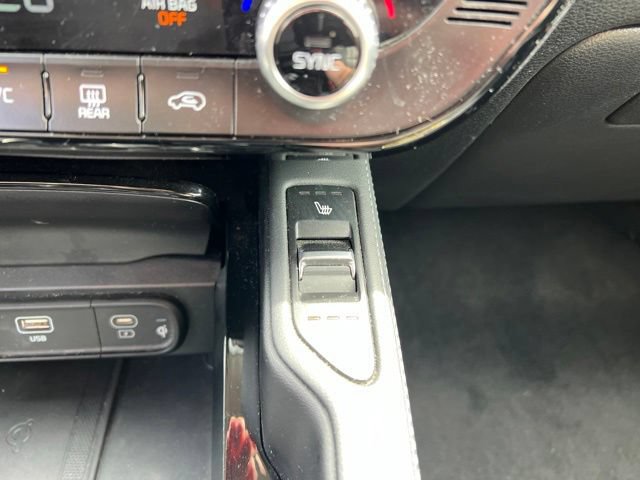 Certified 2024 Kia Telluride EX w/ EX Captain's Chair Package AWD/4WD image 27