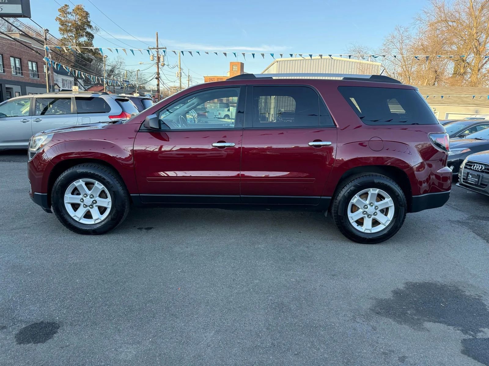 Used 2016 GMC Acadia SLE image 4