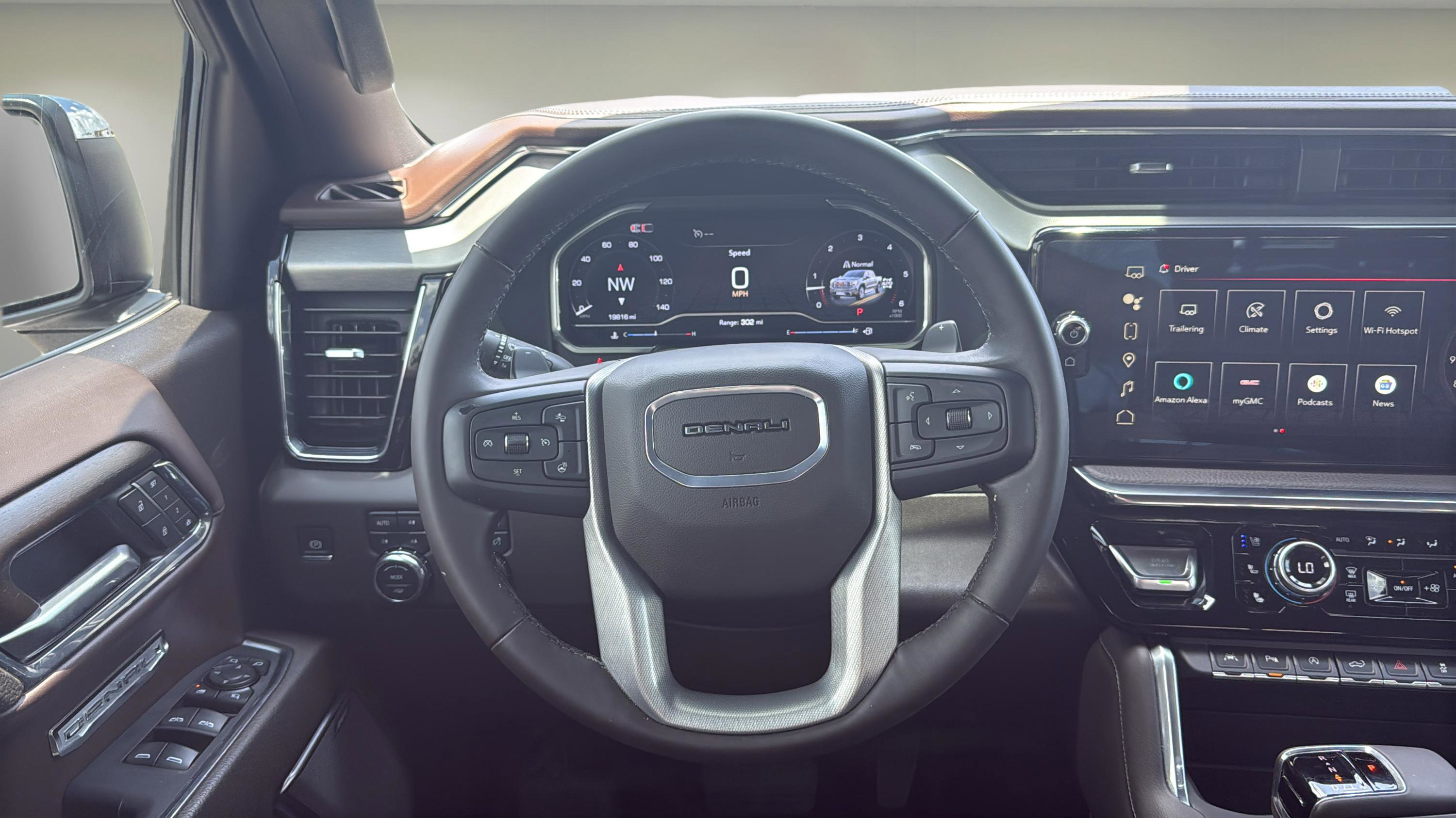 Used 2024 GMC Sierra 1500 Denali w/ Denali Reserve Package image 11