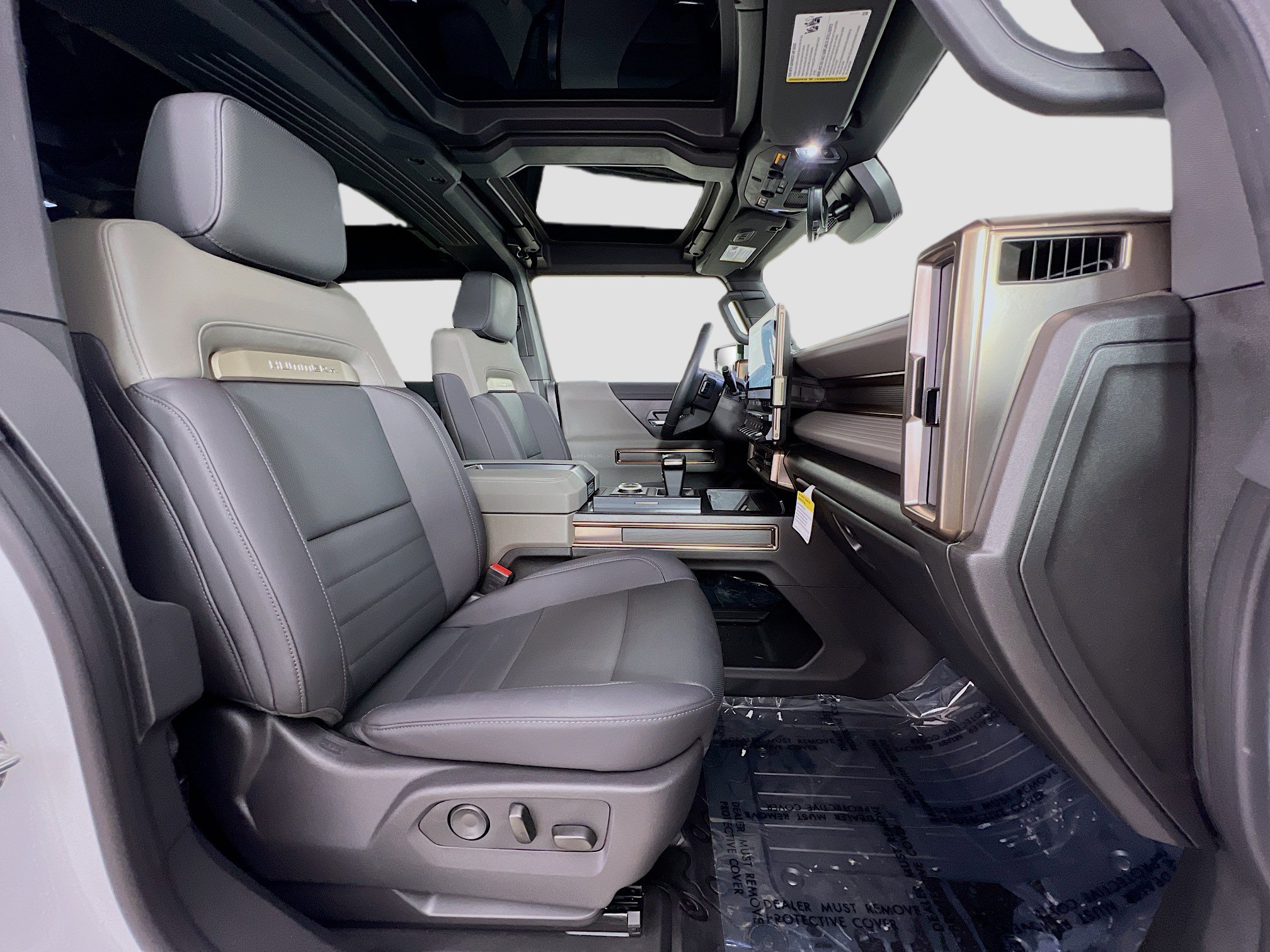 Used 2024 GMC Hummer EV 2X w/ LPO, Illumination Package image 30