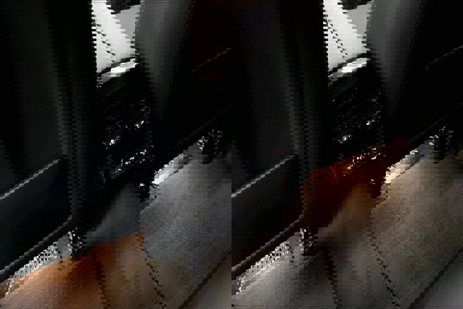 Used 2023 BMW iX xDrive50 image 36