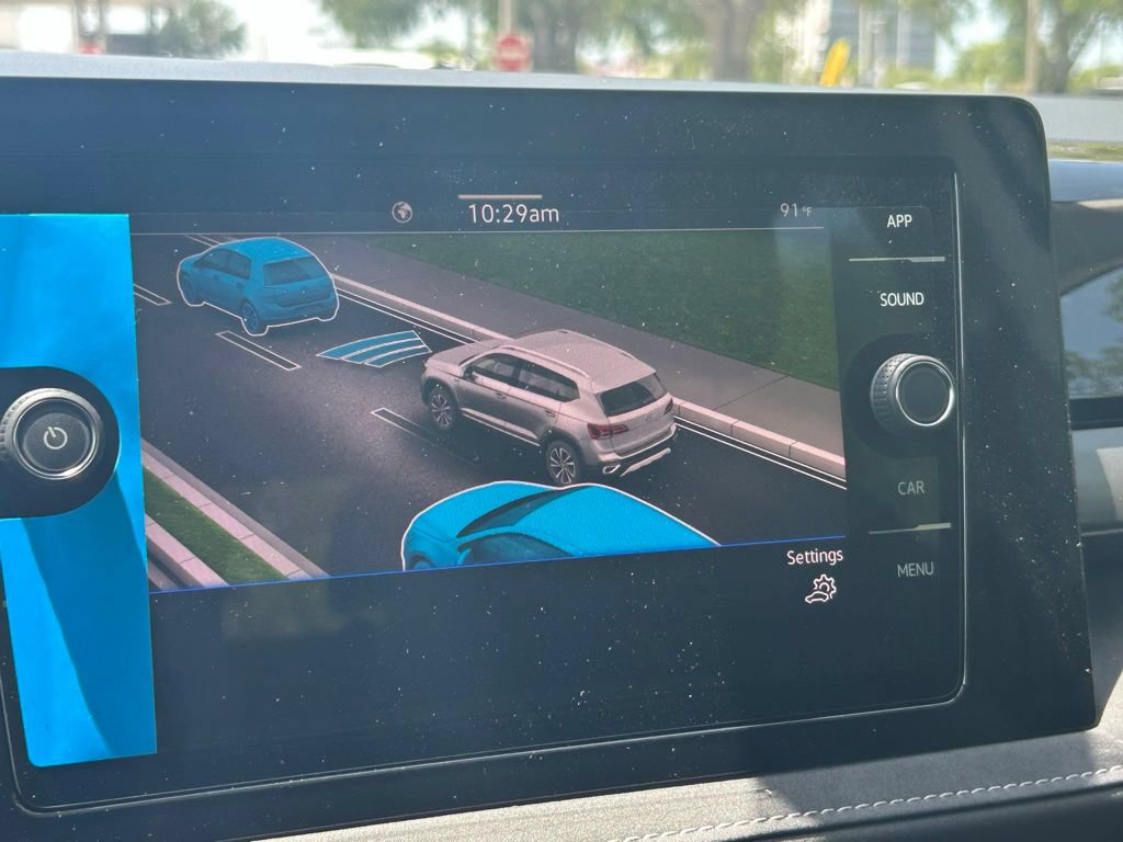 New 2026 Volkswagen Taos SE FWD image 17