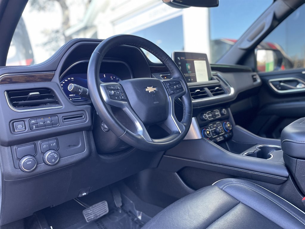 Used 2023 Chevrolet Suburban Premier image 14