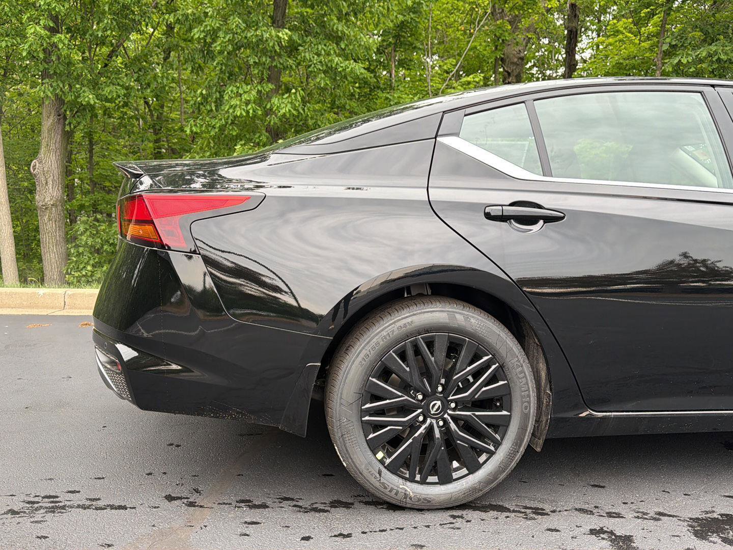 New 2026 Nissan Altima 2.5 SV w/ SV Special Edition Package FWD image 11