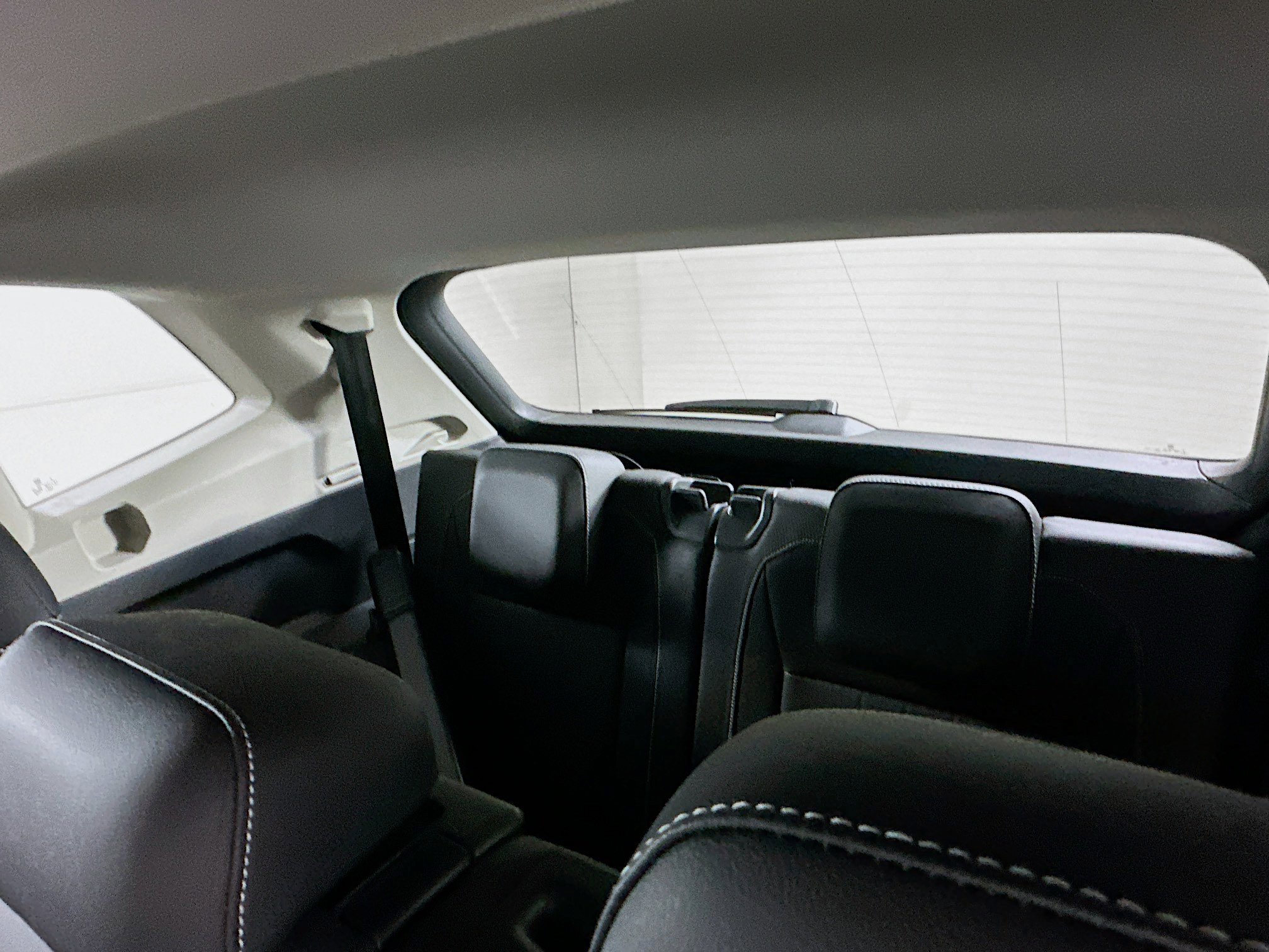 Used 2022 Volkswagen Tiguan SE w/ Panoramic Sunroof Package image 28