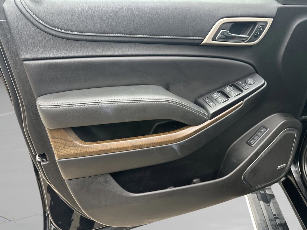 Used 2019 GMC Yukon Denali w/ Denali Ultimate Package image 9