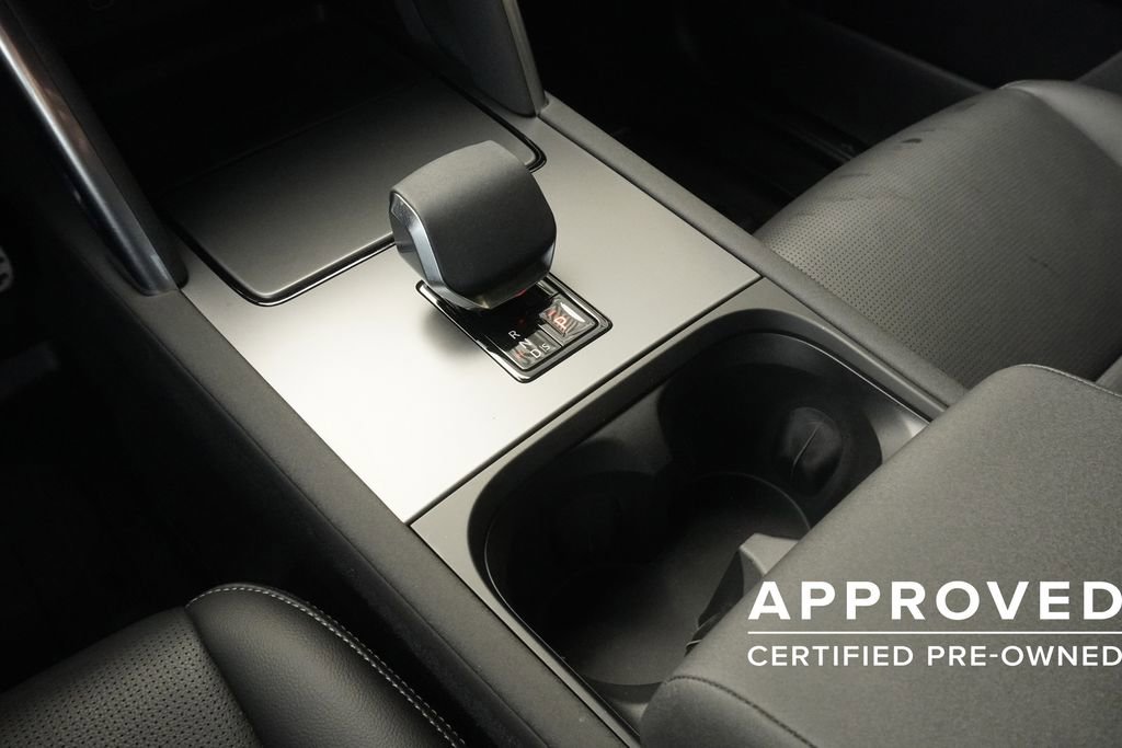 Used 2025 Land Rover Discovery Sport Dynamic SE image 14