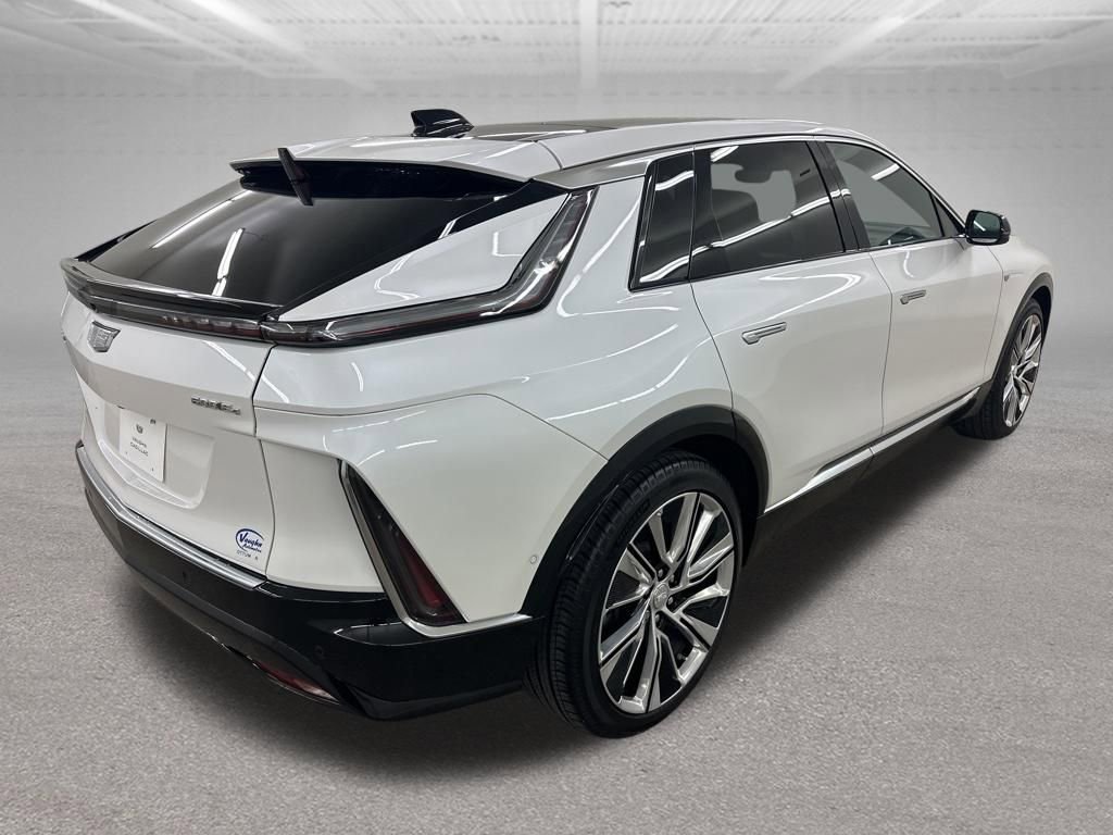 Certified 2025 Cadillac Lyriq Luxury w/ LPO, Floor Liner Package AWD/4WD image 11