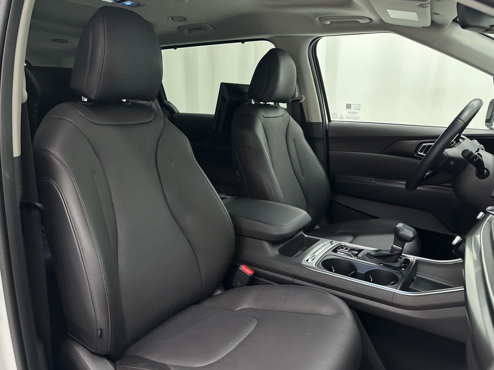 Used 2025 Kia Carnival SX FWD image 20