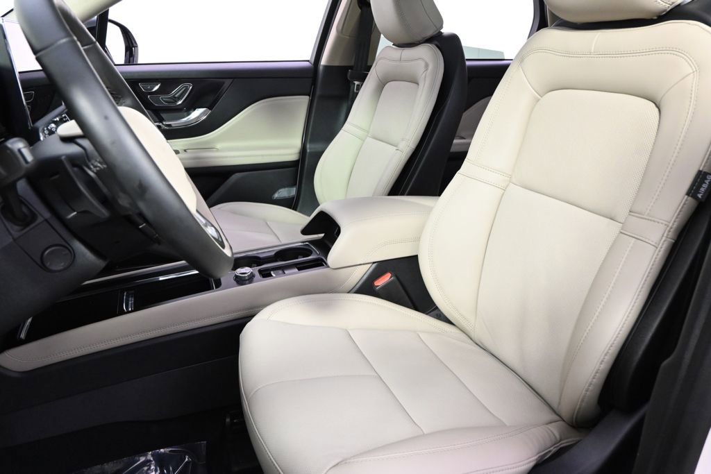 New 2026 Lincoln Corsair Reserve w/ Jet Appearance Package image 13