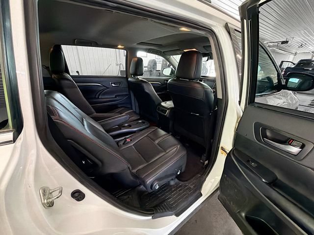 Used 2019 Toyota Highlander XLE AWD/4WD image 10