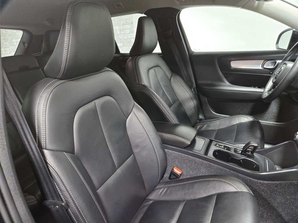 Used 2022 Volvo XC40 T5 Momentum AWD/4WD image 51