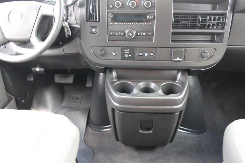 Used 2025 Chevrolet Express 3500 LS RWD image 16