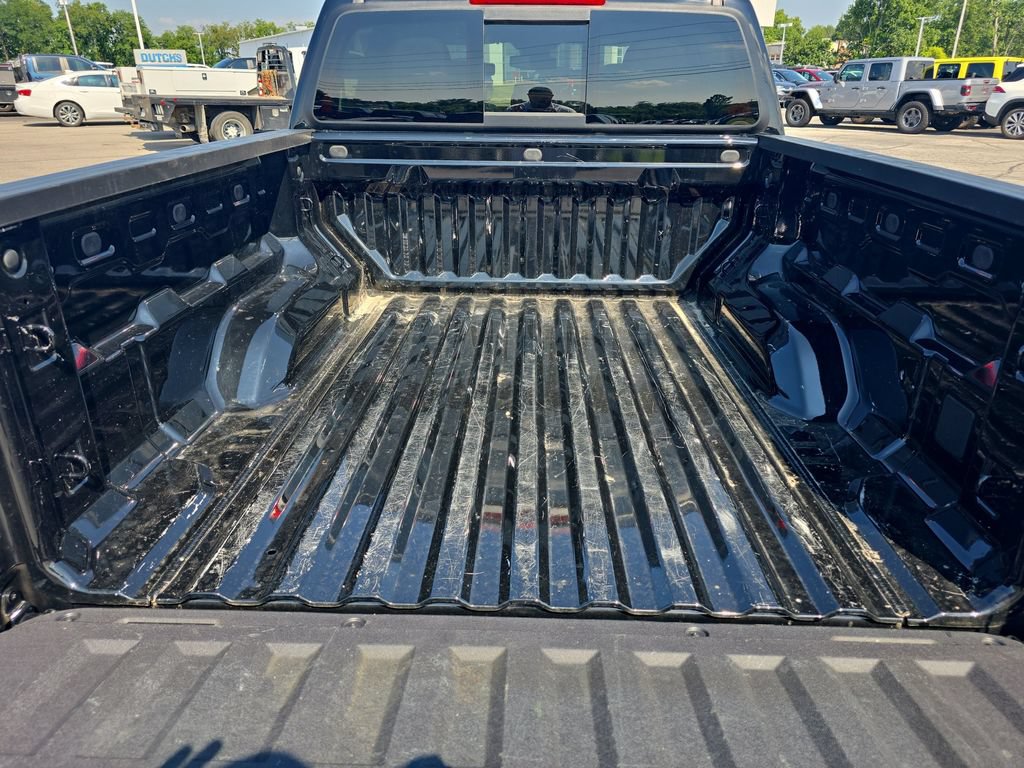 Used 2025 Chevrolet Colorado Trail Boss AWD/4WD image 13