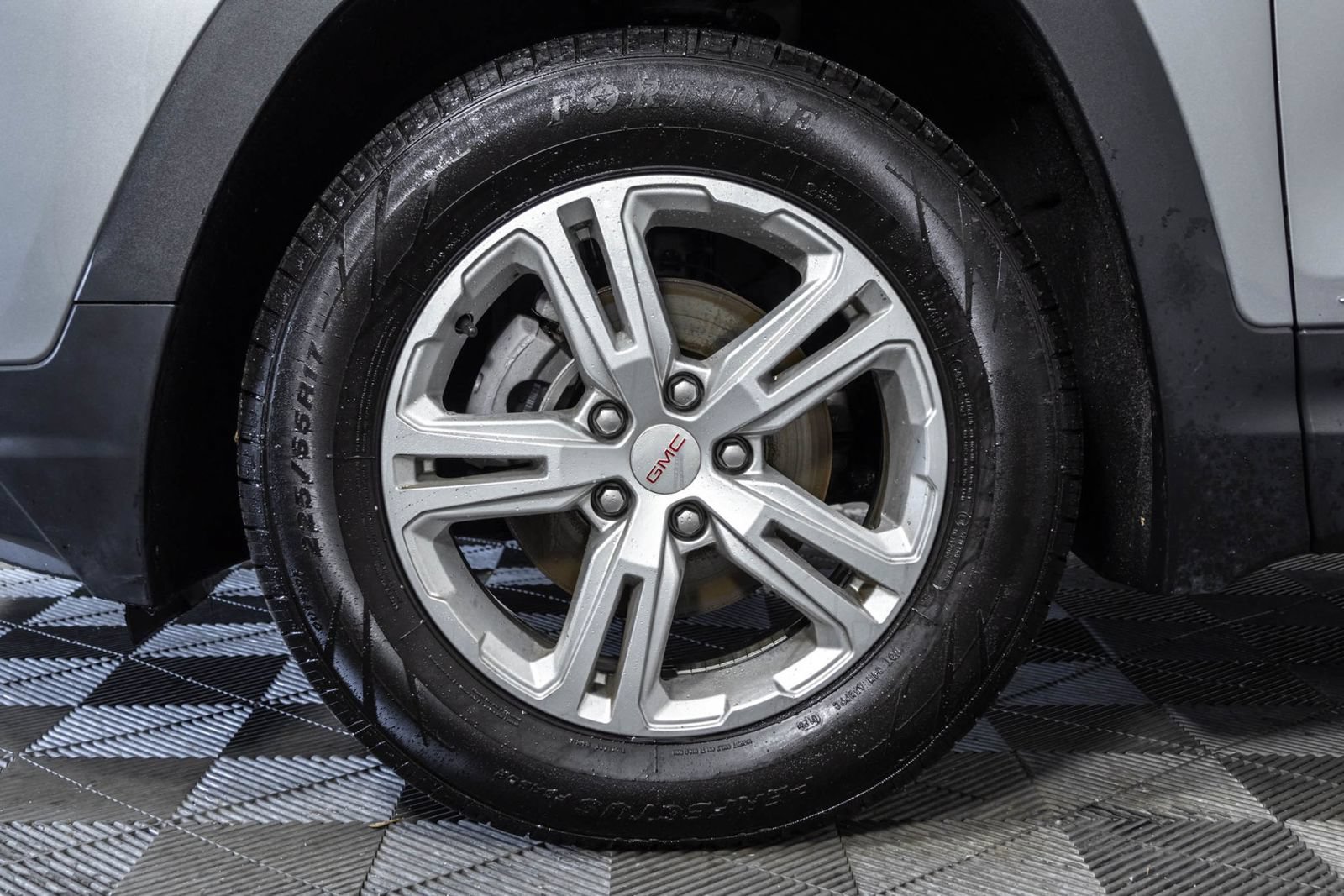 Used 2024 GMC Terrain SLE AWD/4WD image 45