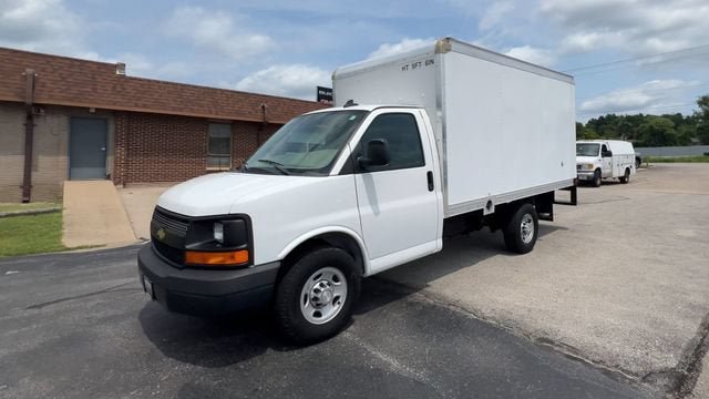 Used 2016 Chevrolet Express 3500 RWD image 4