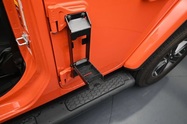Used 2023 Jeep Wrangler Unlimited Sahara w/ LED Lighting Group AWD/4WD image 31