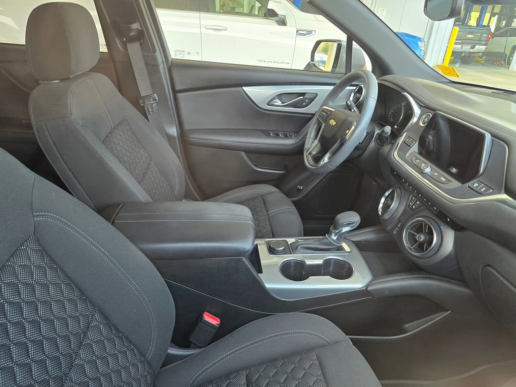 Used 2021 Chevrolet Blazer LT image 3