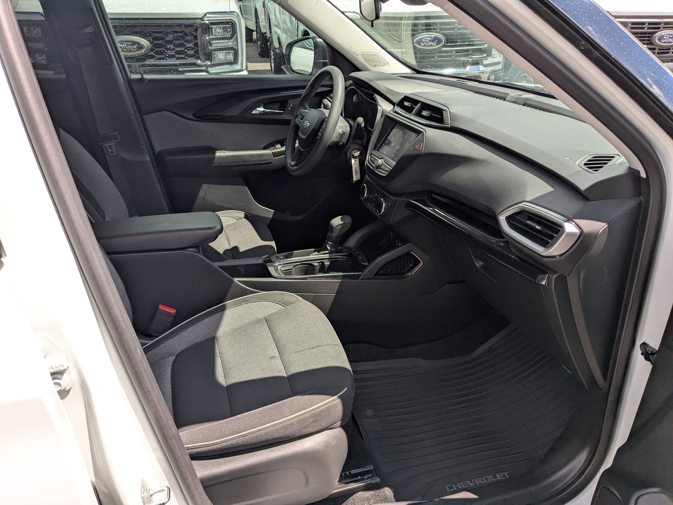Used 2023 Chevrolet TrailBlazer LS FWD image 32