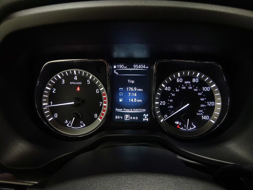 Used 2018 Nissan Titan SV w/ SV Convenience Package AWD/4WD image 18