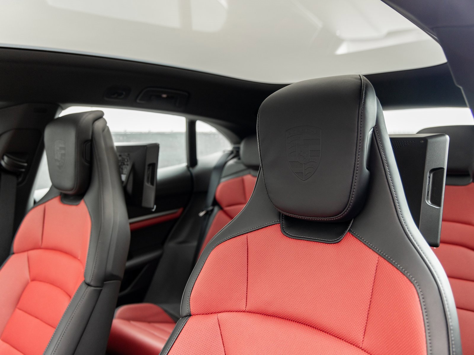 Certified 2025 Porsche Taycan 4 Cross Turismo image 22