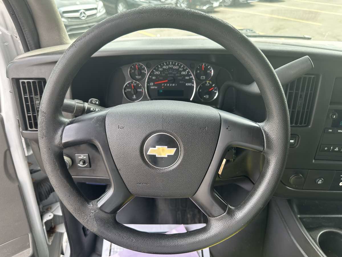 Used 2015 Chevrolet Express 2500 image 16
