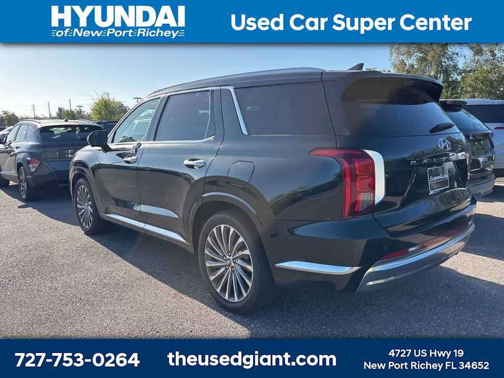 Used 2024 Hyundai Palisade Calligraphy image 2