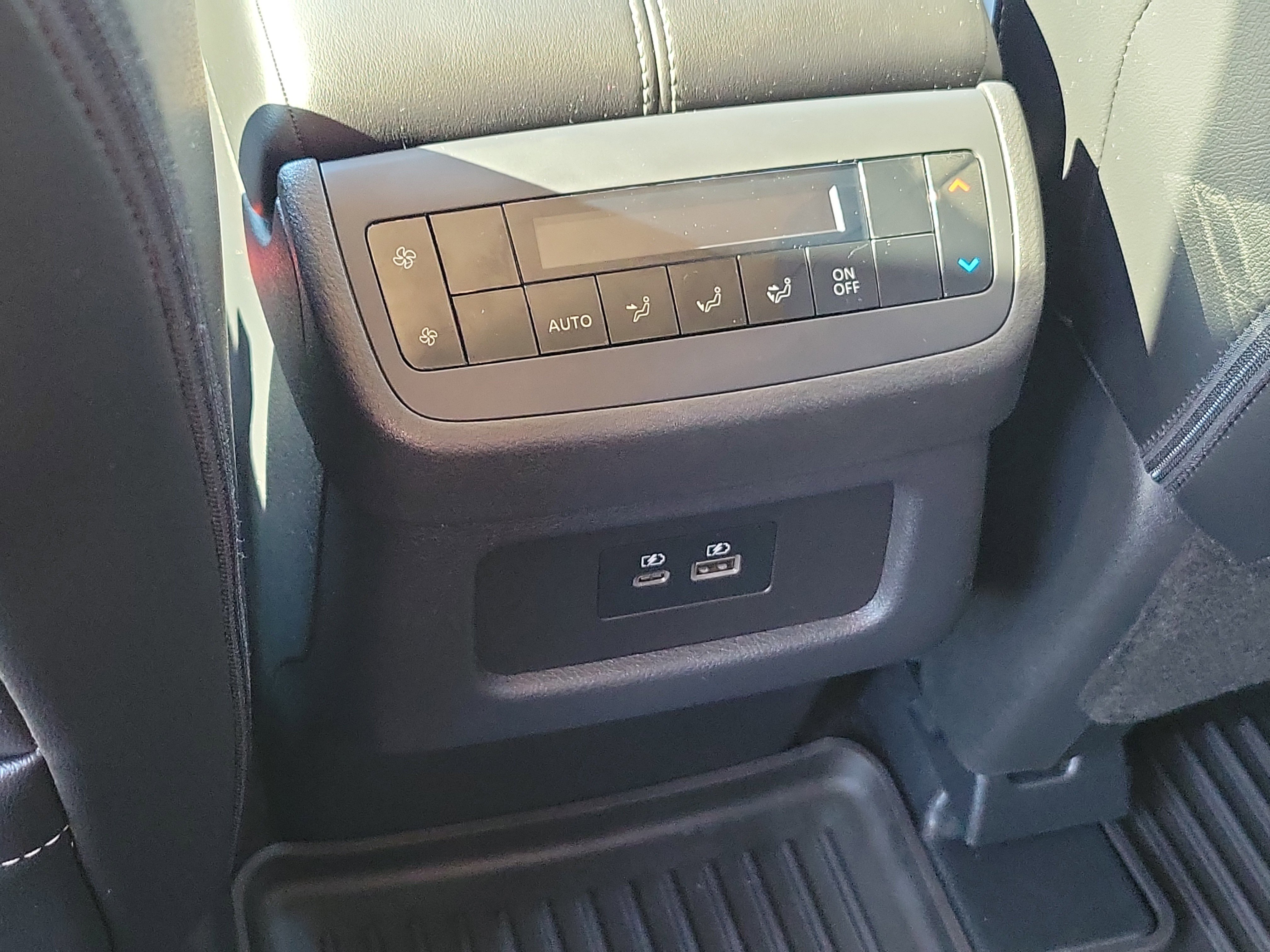 Used 2024 Nissan Pathfinder SL image 23