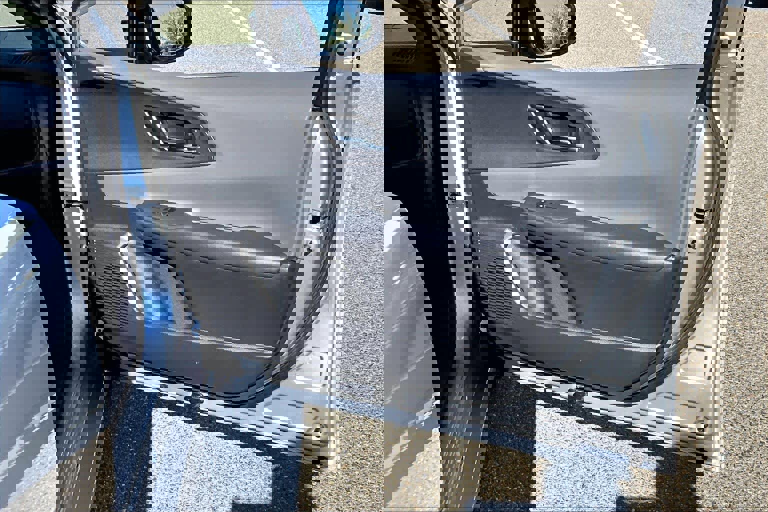 Used 2023 Toyota Prius XLE image 22