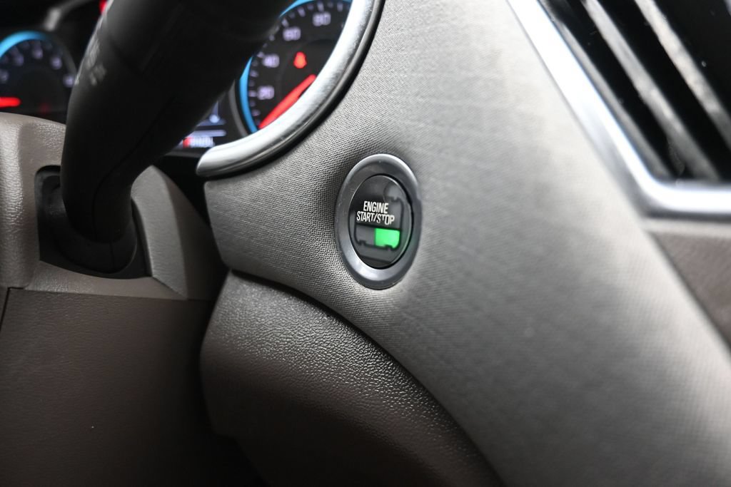 Used 2017 Chevrolet Malibu LT FWD image 24