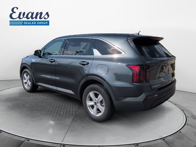 Used 2023 Kia Sorento LX FWD image 4