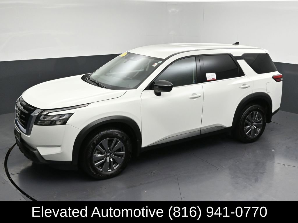 Used 2024 Nissan Pathfinder S AWD/4WD image 24