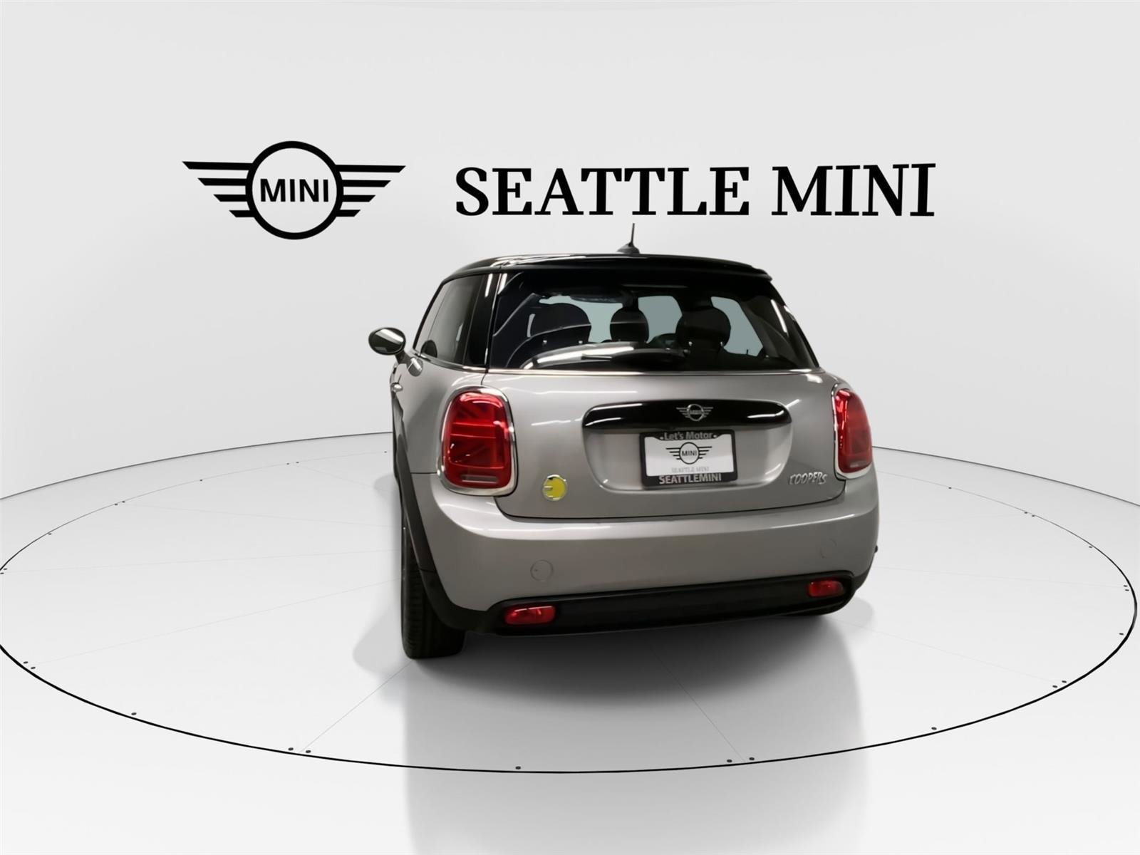 Certified 2024 MINI Cooper SE image 9